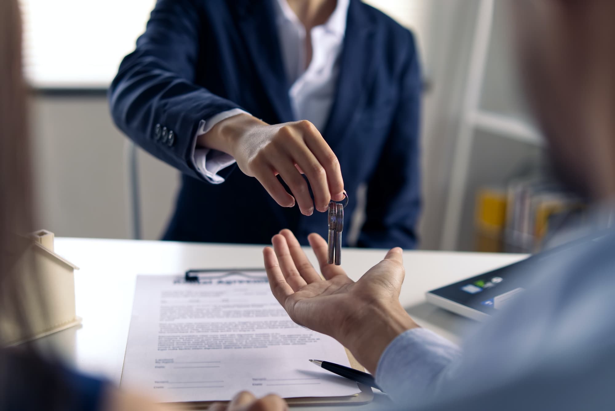 Pourquoi passer par un agent immobilier pour vendre son bien ?